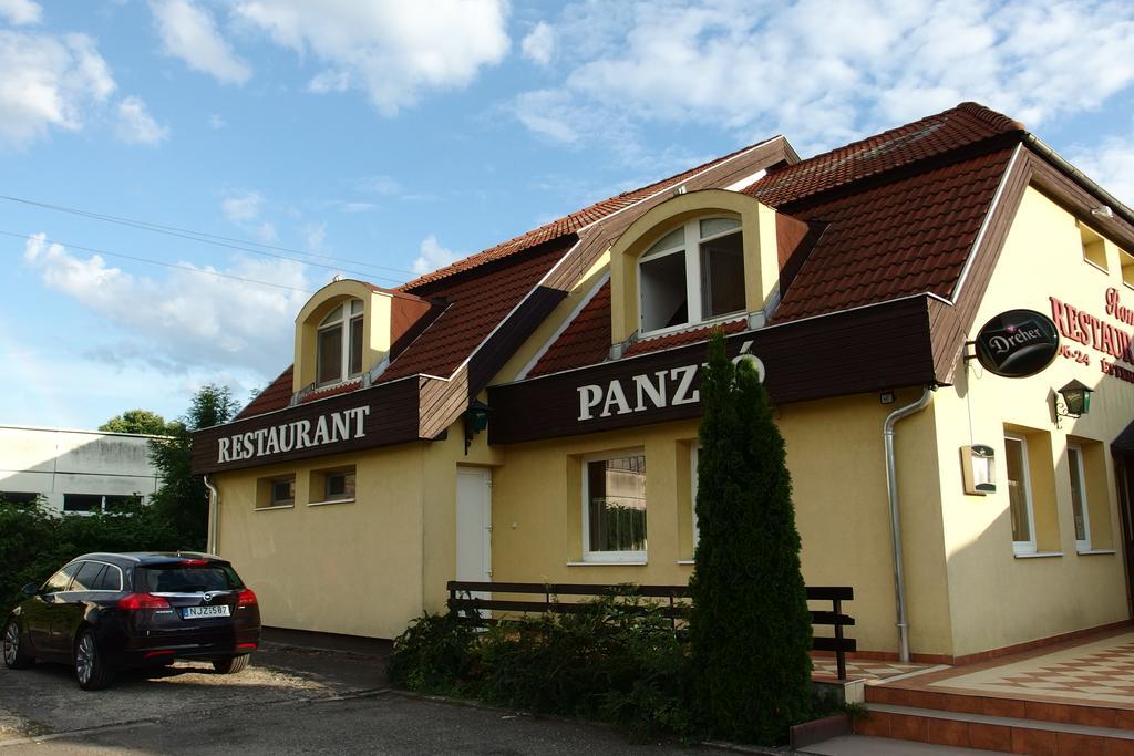 Romantik Etterem - Panzio Tatabanya Exterior photo